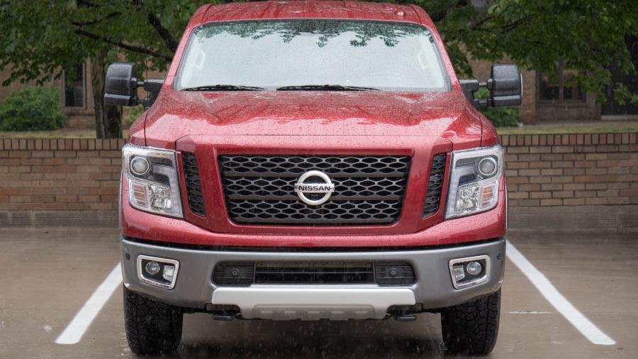  Nissan Titan XD PRO-4X 2017 года  (NA) (фото 10 из 23)